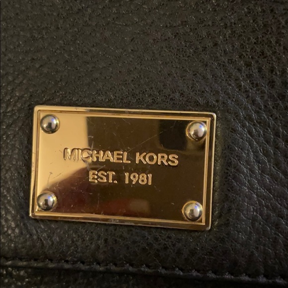 Authentic Michael Kors Small Leather Crossbody - Picture 3 of 10